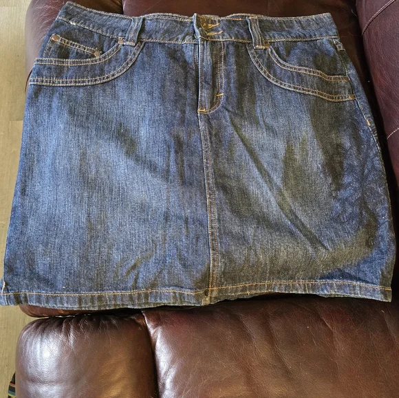 Lee Dark Blue Denim Jean Skirt 11/12 - Picture 1 of 3